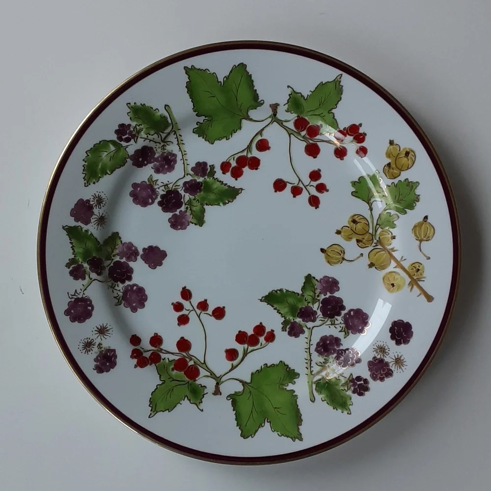 Crate & Barrel Berries Round Serving Platter Plate 12